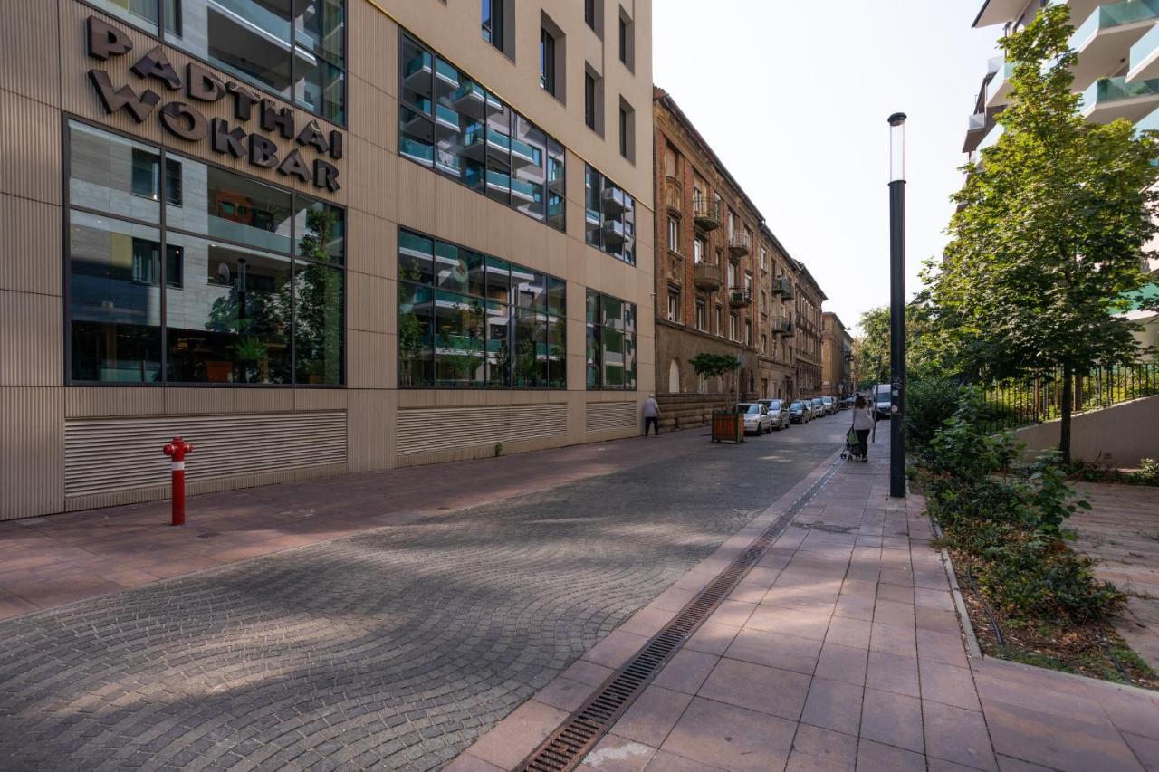 Bokay Next To Corvin Promenade Apartment *